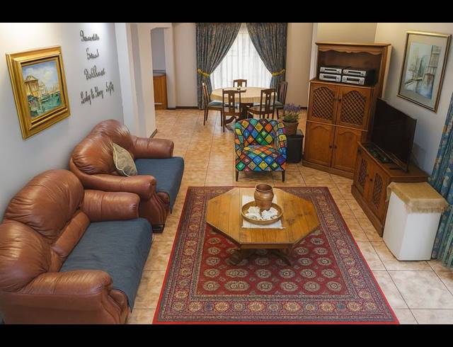 4 BEDROOM HOUSE FOR SALE IN ERASMUSKLOOF